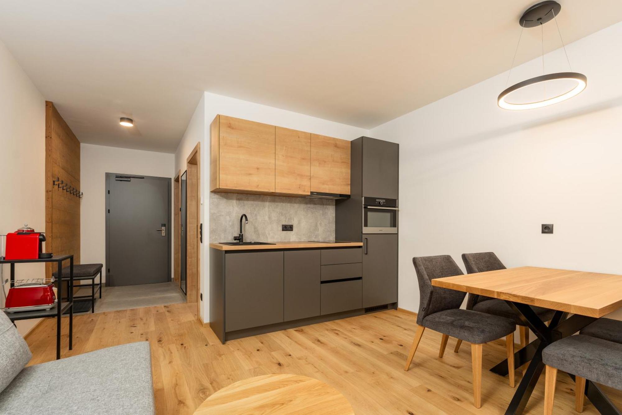 Pure Alpine Suites ชลัดมิง ภายนอก รูปภาพ